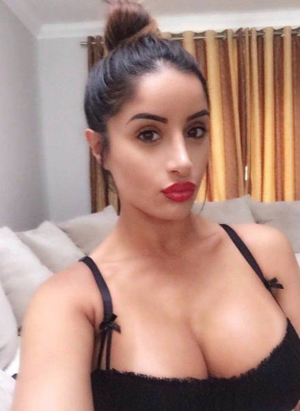 Милые девушки, от которых трудно отвести взгляд