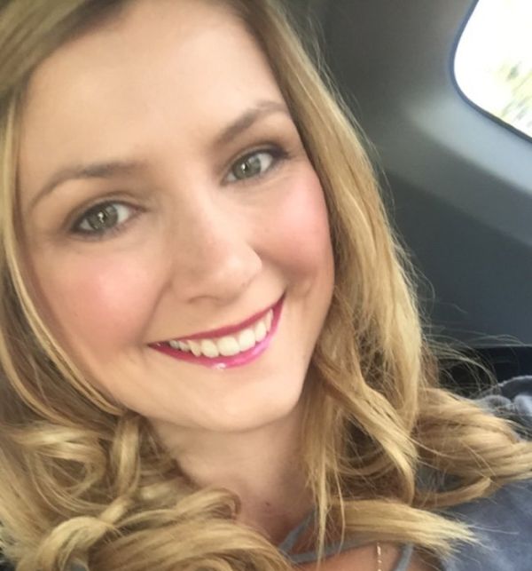 Девушки с красной помадой