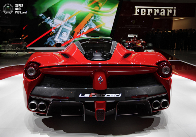 Ferrari LaFerrari – гибридный красный «жеребец»