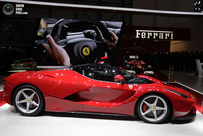 Ferrari LaFerrari – гибридный красный «жеребец»