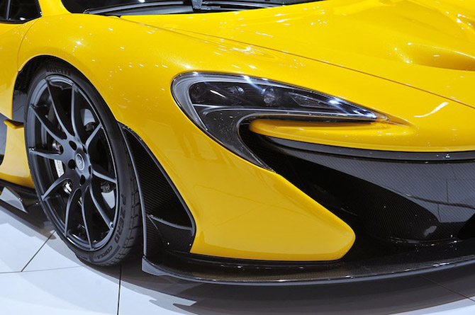 Суперкар McLaren P1 на Женевском автосалоне
