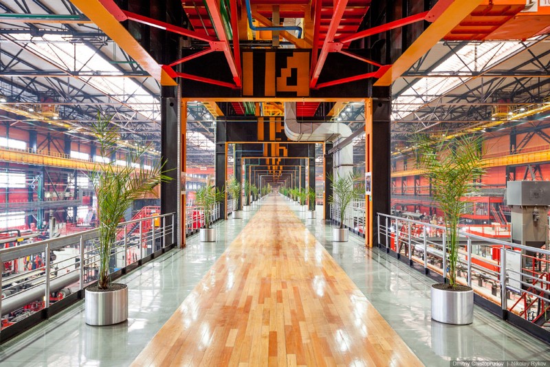 Высота 239. Трубоэлектросварочный цех Челябинского трубопрокатного завода