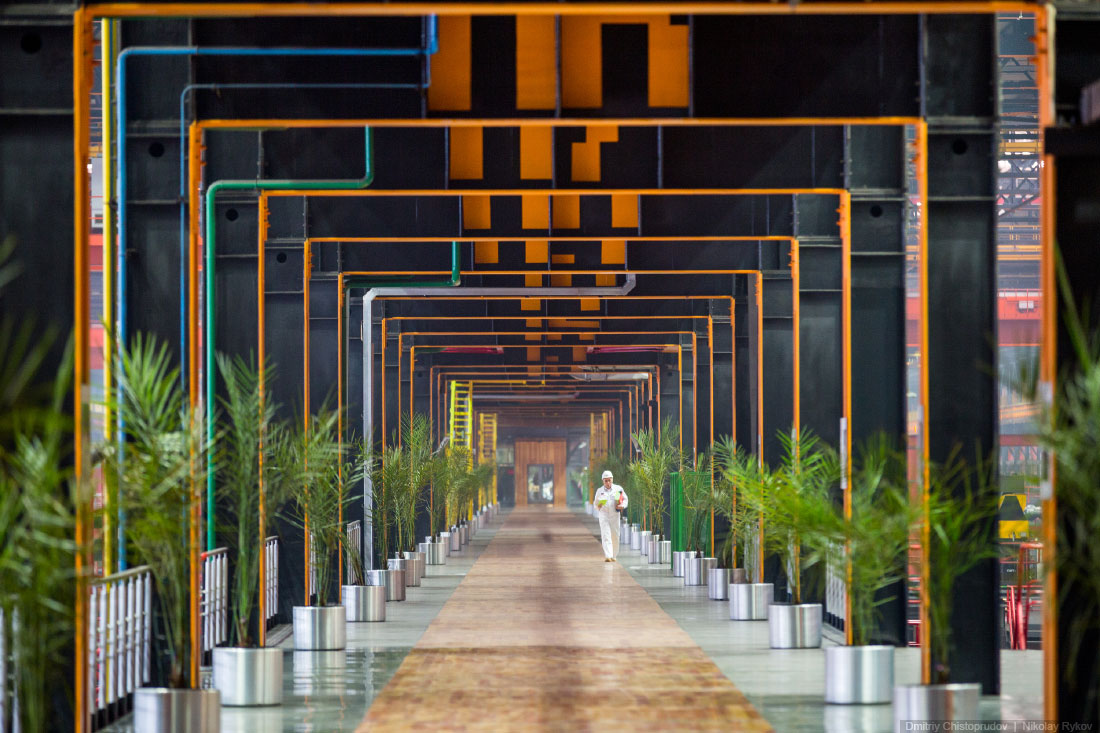 Высота 239. Трубоэлектросварочный цех Челябинского трубопрокатного завода