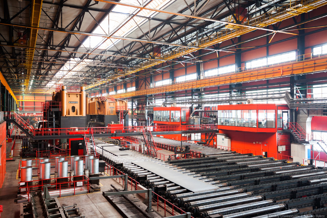 Высота 239. Трубоэлектросварочный цех Челябинского трубопрокатного завода