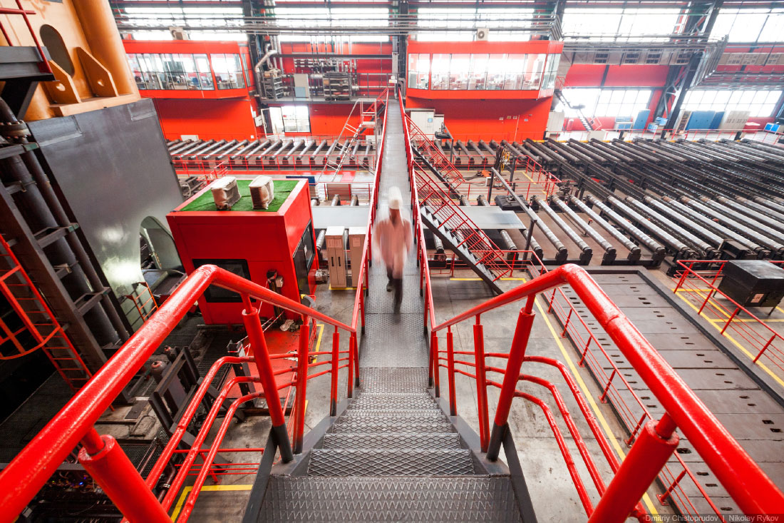 Высота 239. Трубоэлектросварочный цех Челябинского трубопрокатного завода