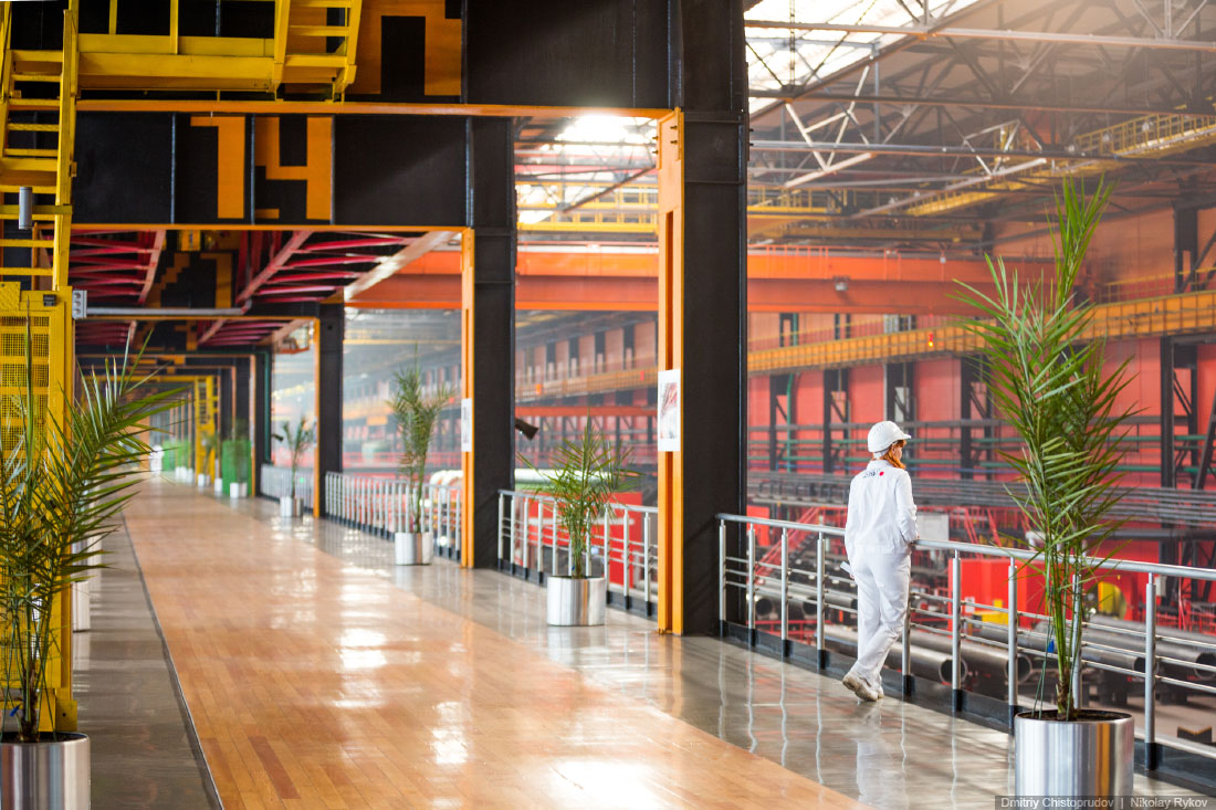 Высота 239. Трубоэлектросварочный цех Челябинского трубопрокатного завода