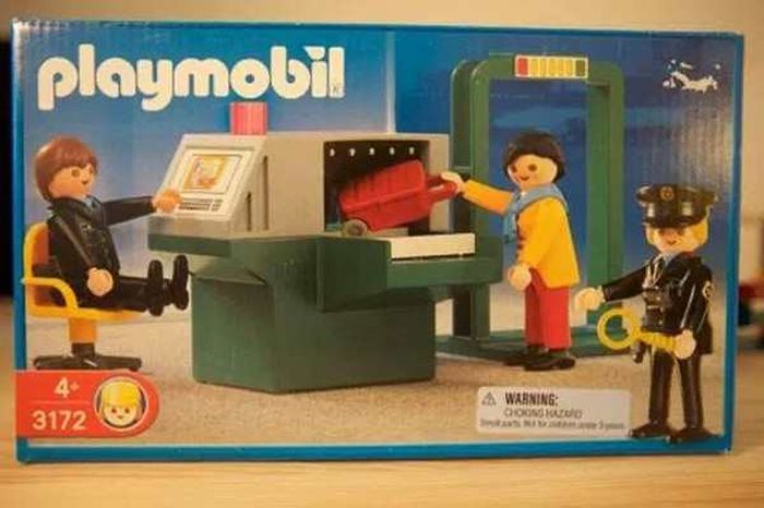 Странные детские игрушки