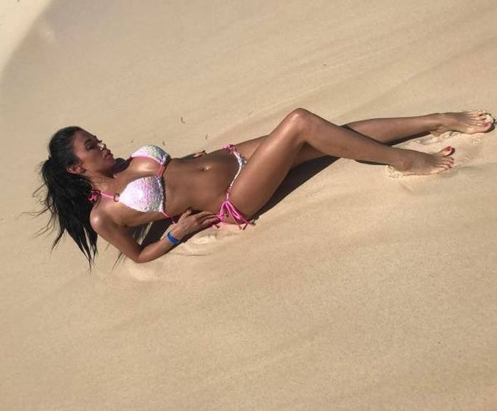 Девушки в купальниках