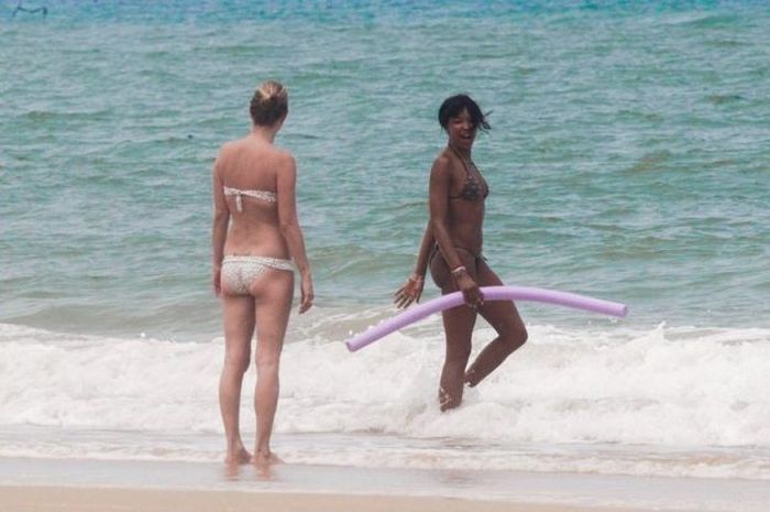 Не беда, если не успеваете похудеть к лету! Посмотрите на эти фигуры знаменитостей на пляже