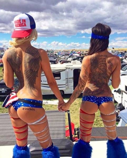 Забавные девушки