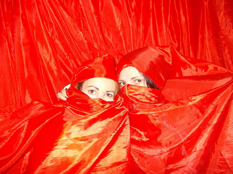 Снимки зрителей на инсталляции Kinder Album