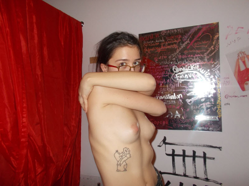 Снимки зрителей на инсталляции Kinder Album