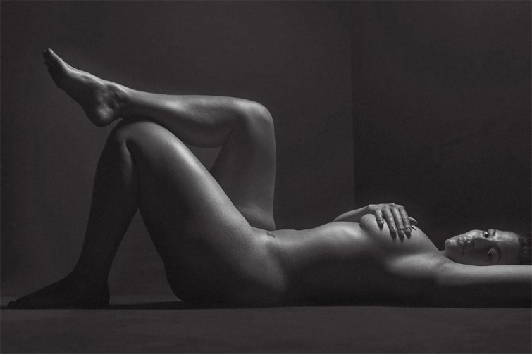 Знаменитая модель размера плюс Эшли Грэм снялась обнажённой для журнала, и она как всегда великолепна