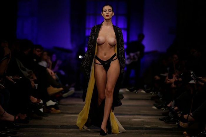 Алехандра Гилман на модном показе Mercedes-Benz Fashion Week