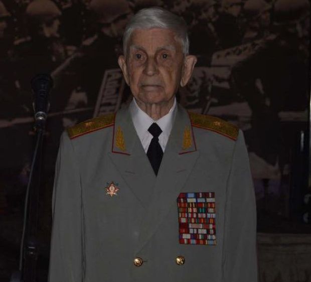 Охрана Путина жестко оттолкнула ветерана