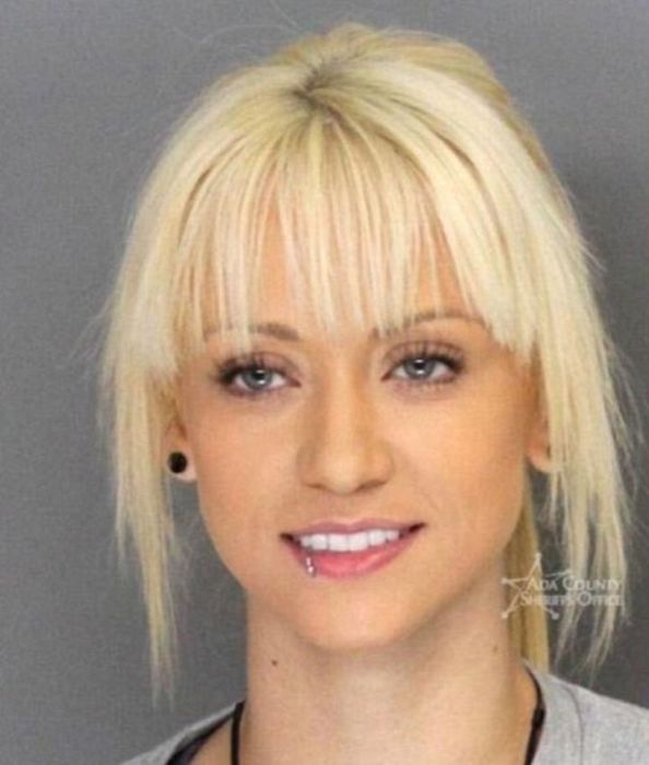 Магшоты симпатичных девушек