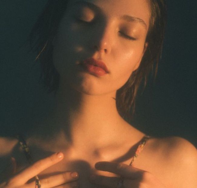 Алеся Кафельникова в смелой фотосессии