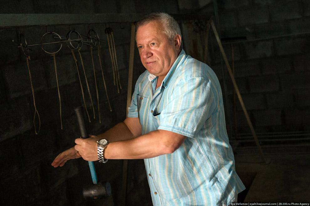 Как производят черную икру