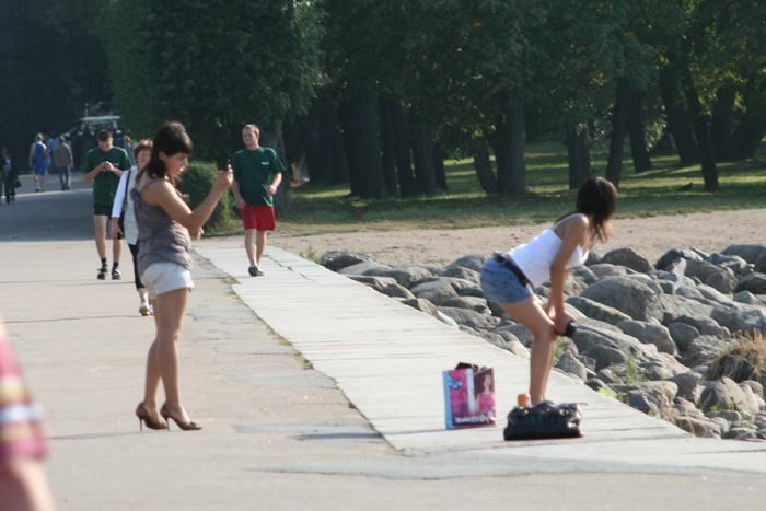 Летние девушки