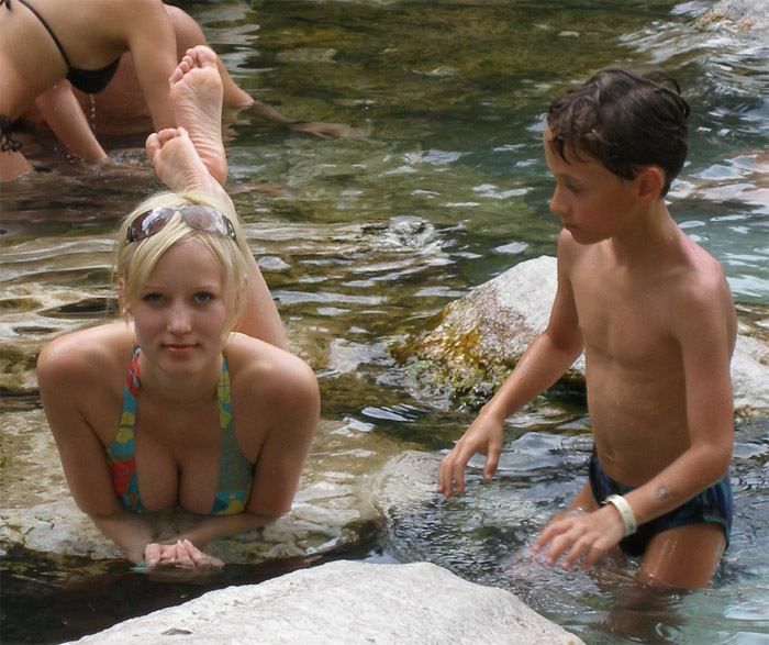 Летние девушки