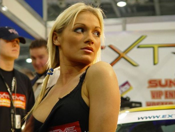 Девушки с автовыставок