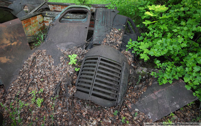 Пионерский лагерь с ретро-автомобилями Пионерский лагерь с ретро-автомобилями