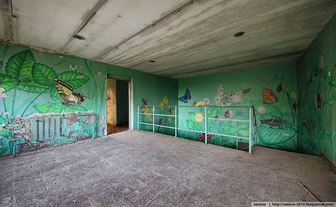 Пионерский лагерь с ретро-автомобилями Пионерский лагерь с ретро-автомобилями