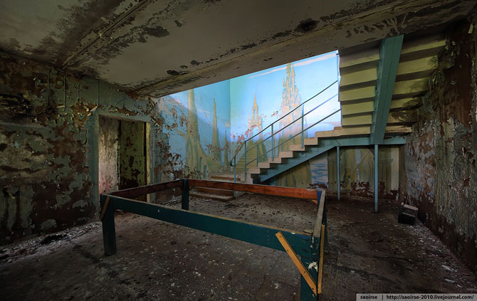 Пионерский лагерь с ретро-автомобилями Пионерский лагерь с ретро-автомобилями