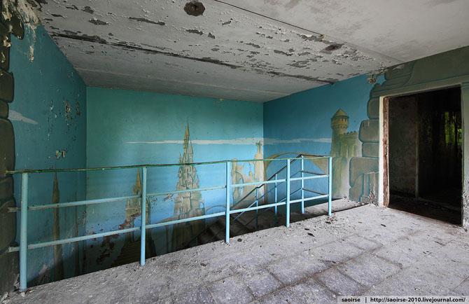 Пионерский лагерь с ретро-автомобилями Пионерский лагерь с ретро-автомобилями