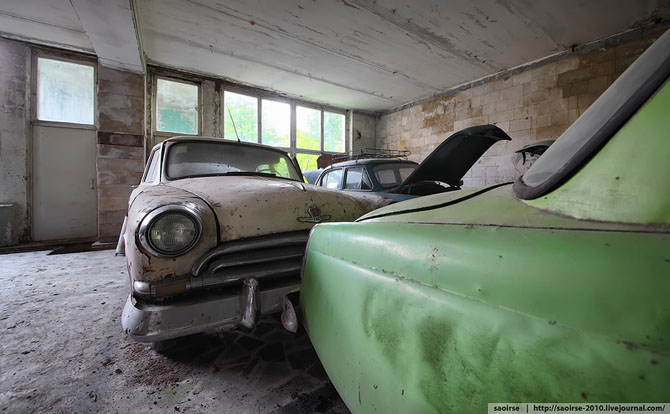 Пионерский лагерь с ретро-автомобилями Пионерский лагерь с ретро-автомобилями