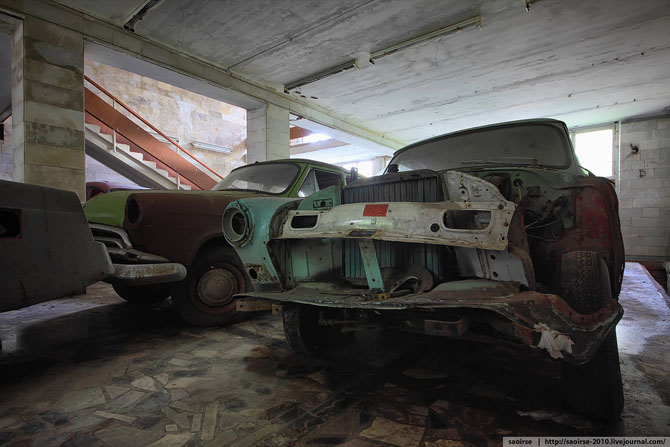 Пионерский лагерь с ретро-автомобилями Пионерский лагерь с ретро-автомобилями