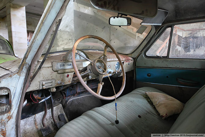 Пионерский лагерь с ретро-автомобилями Пионерский лагерь с ретро-автомобилями