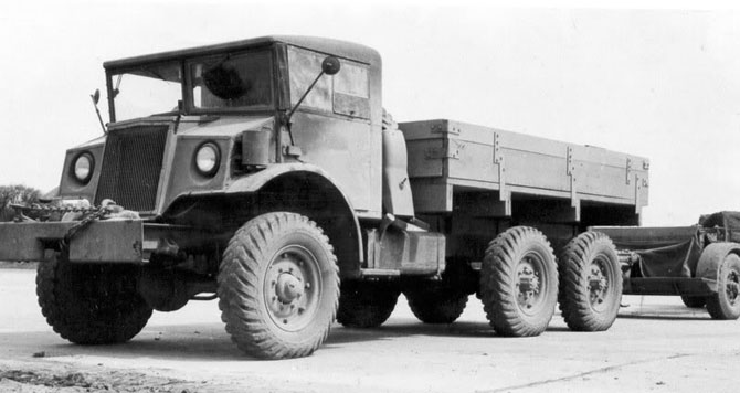 Пионерский лагерь с ретро-автомобилями Пионерский лагерь с ретро-автомобилями