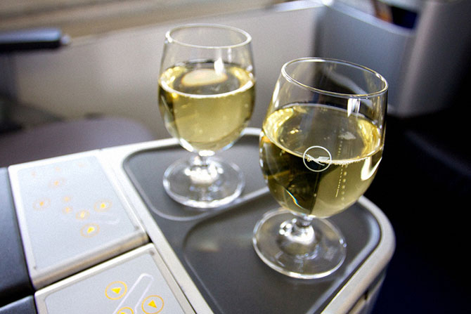 8 причин, по которым вас могут высадить из самолёта