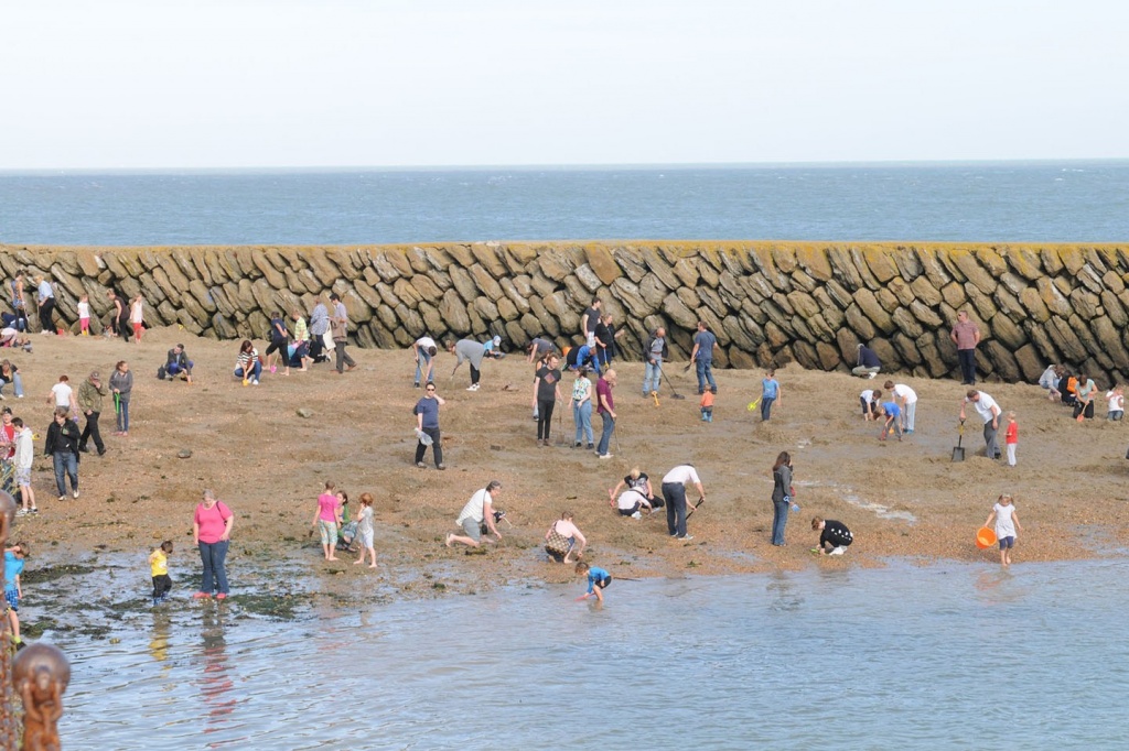 Британская золотая лихорадка на пляже Фолкстона