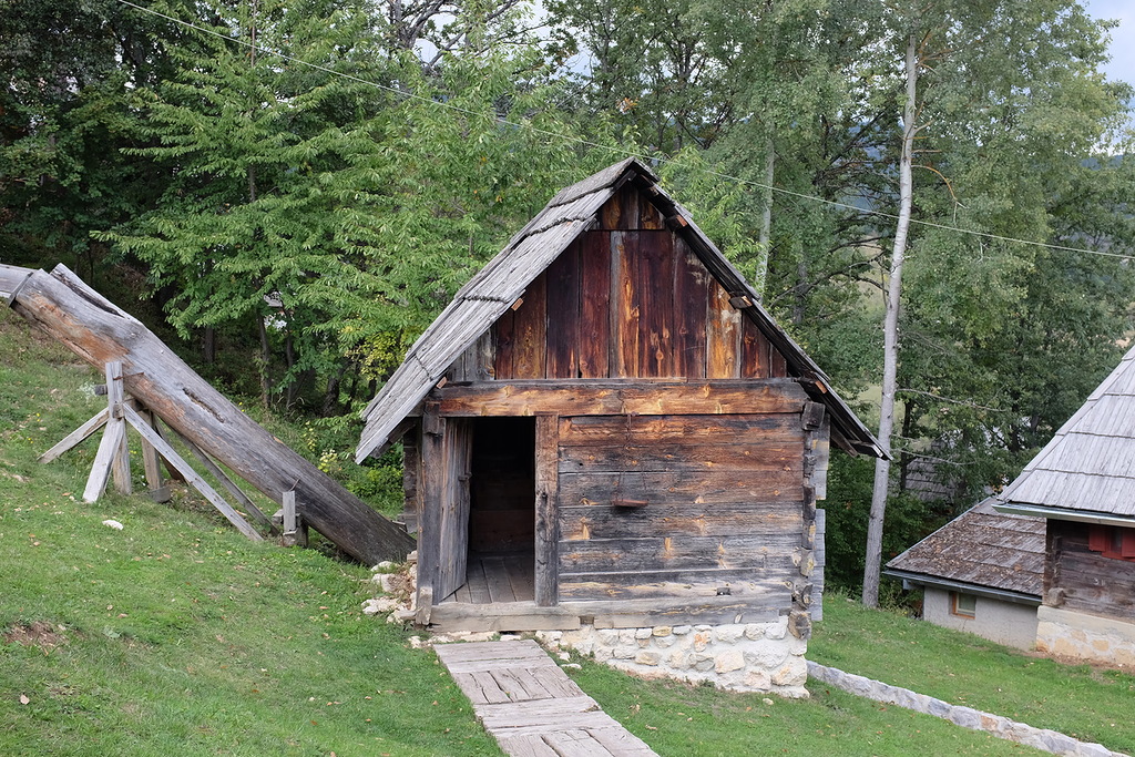 Деревня Эмира Кустурицы