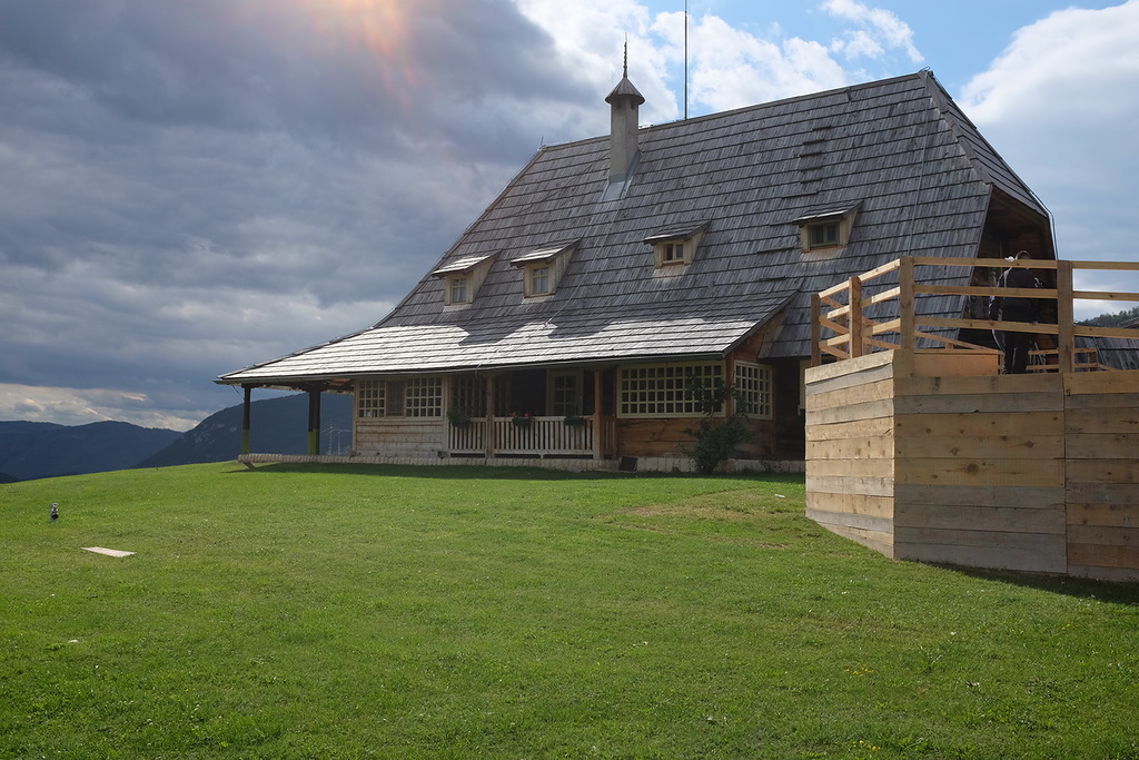 Деревня Эмира Кустурицы