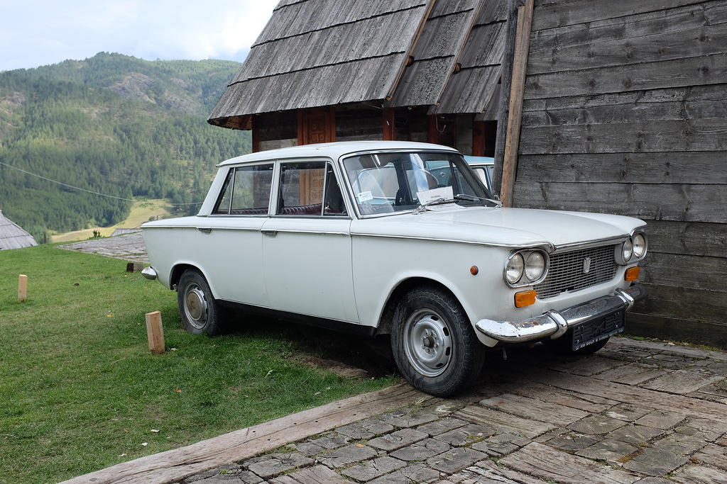 Деревня Эмира Кустурицы