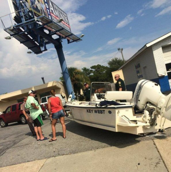 С каждым может случиться (38 фото)