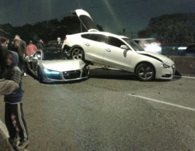 С каждым может случиться (38 фото)