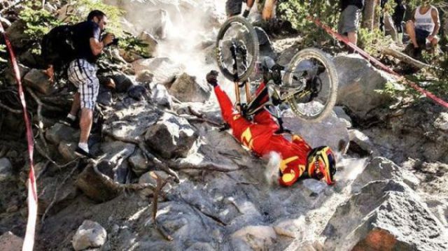 С каждым может случиться (38 фото)