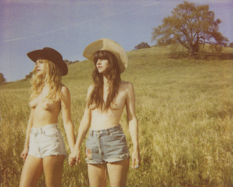 Девушки на снимках Хлои Афтел