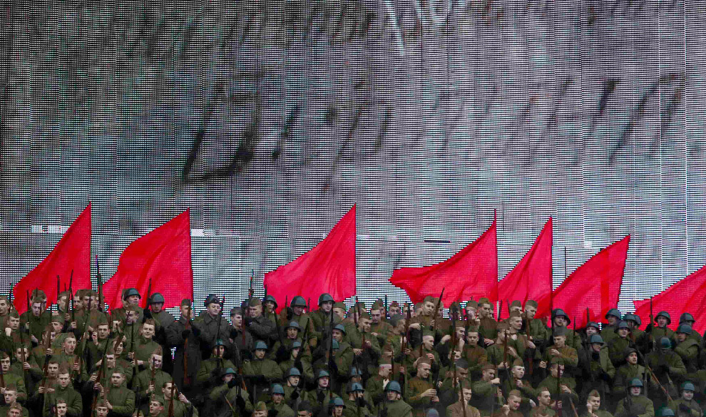 Марш на Красной площади в честь парада 7 ноября 1941 года