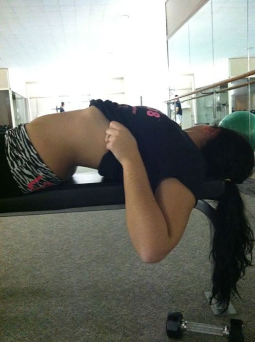 Оттянутые трусики