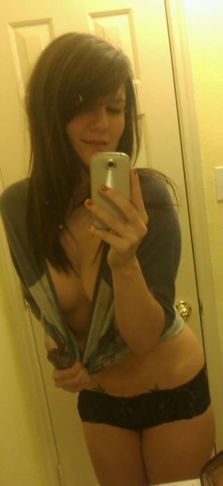 Оттянутые трусики