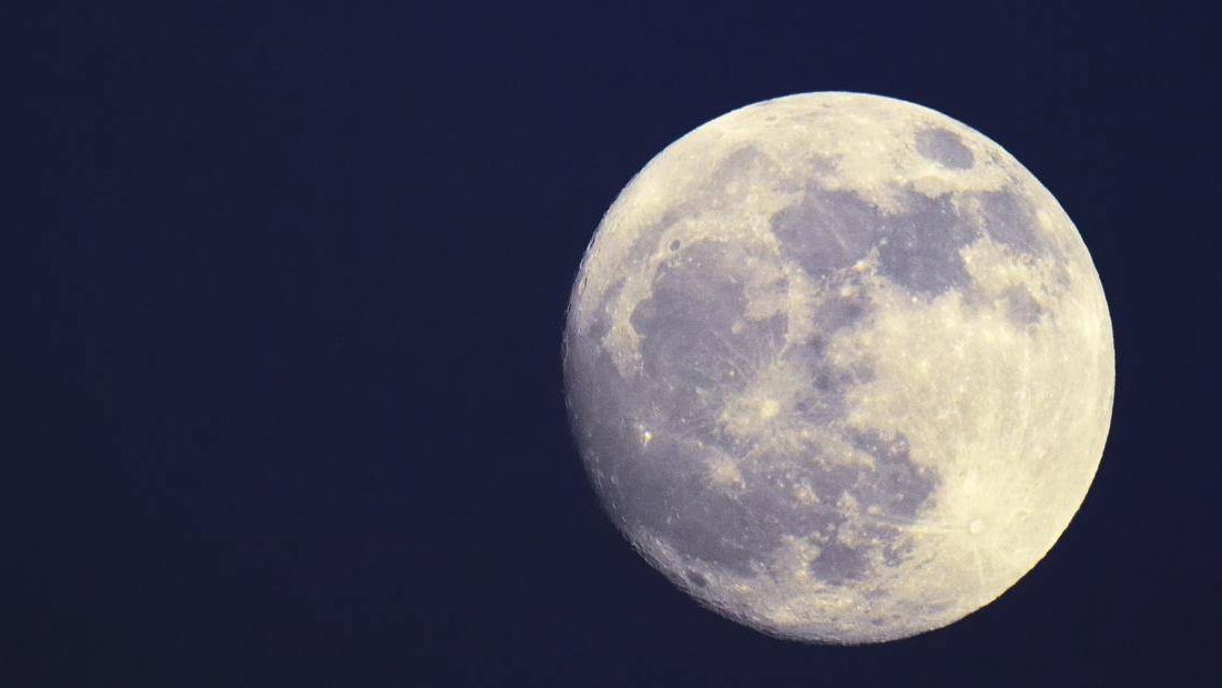 Новая теория о Луне Новая теория о Луне