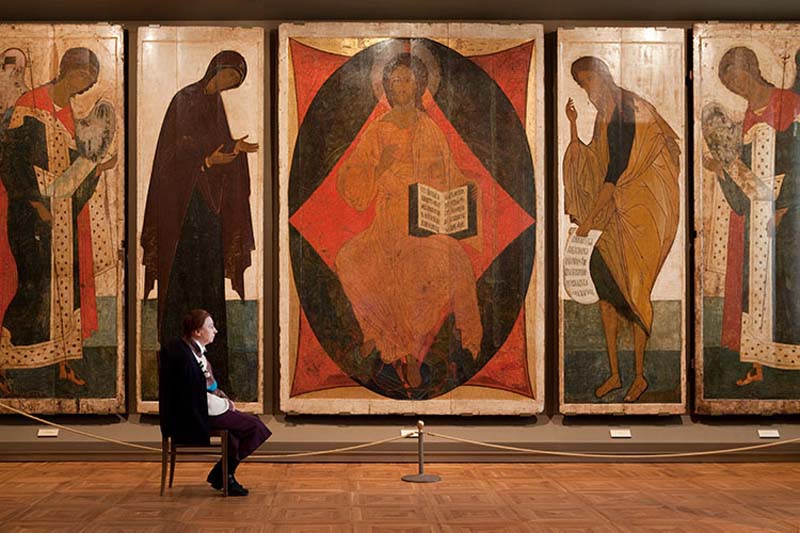 Фотосерия «Смотрительницы российских музеев» от американского фотографа Фотосерия «Смотрительницы российских музеев» от американского фотографа