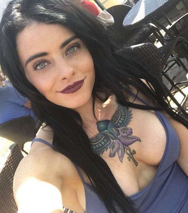 Бывшая военнослужащая морской пехоты США увлеклась бодибилдингом