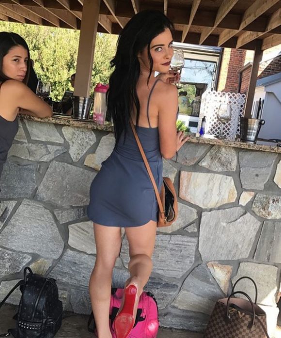 Бывшая военнослужащая морской пехоты США увлеклась бодибилдингом