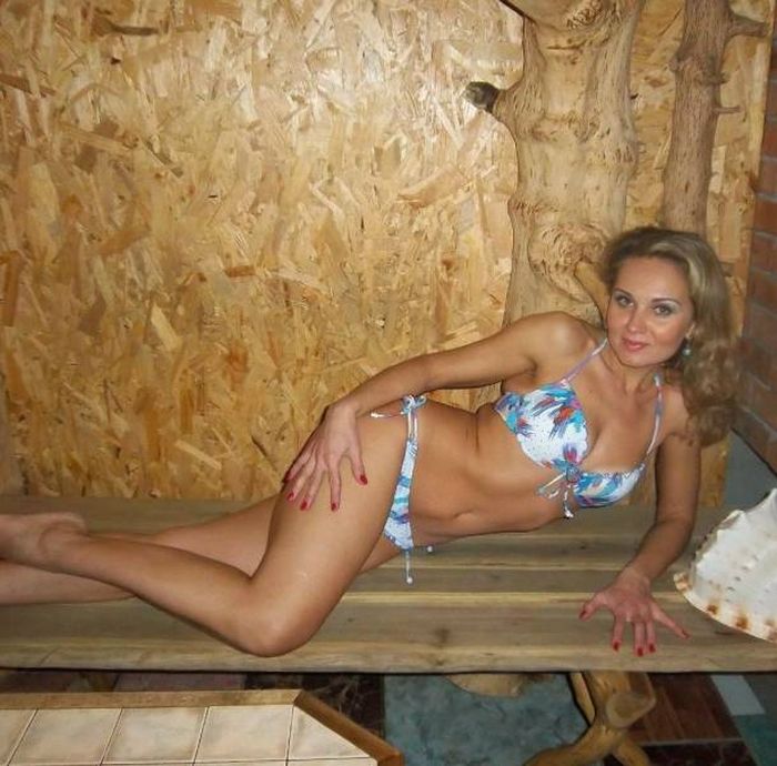 Девушки в купальниках для тех, кто скучает по лету